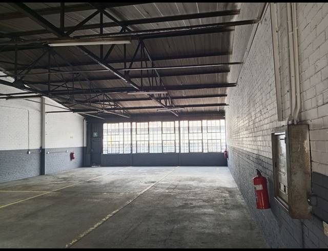 285M² WAREHOUSE TO LET IN SPARTAN
